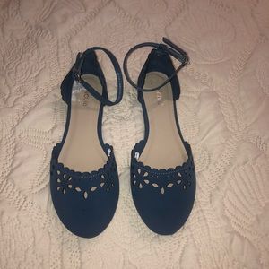 FREE with Purchase - Floral design sandals